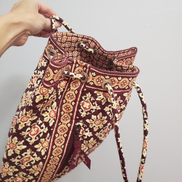 🌻HP Vera Bradley Drawstring Backpack Bag Burgandy Medallion Pattern - Picture 6 of 11